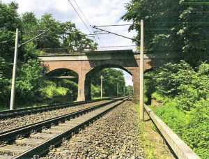 Bahnbrücke in Klecken soll abgerissen werden – Ortsbürgermeisterin wehrt sich